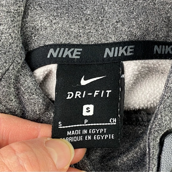 Nike Dri Fit Gray Long Sleeve Athletic Hoodie Men's size Small - Picture 4 of 10